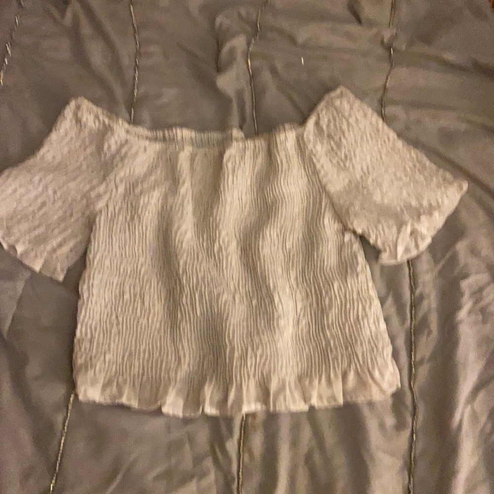 White Off the shoulder shirt